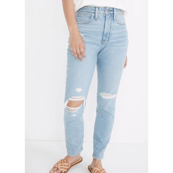 Madewell Denim - Madewell The Curvy Zipfly Momjean in Lowden Light Wash Ripped Edition size 31